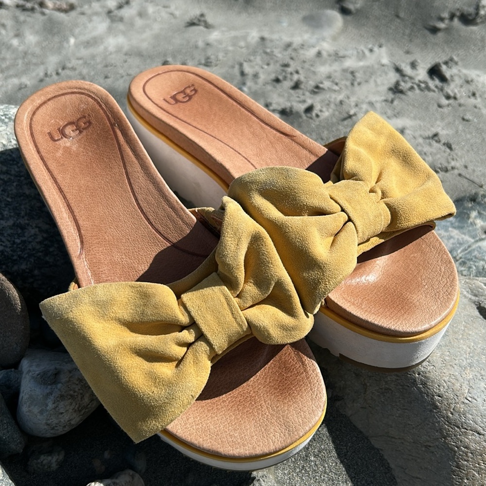 UGG Yellow Bow Platform Sandals Size 6.5 - Picture 8 of 16